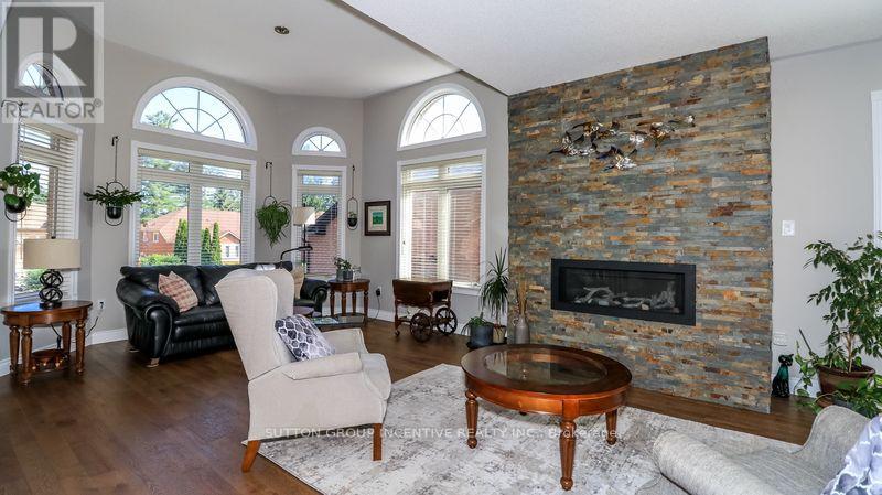 16 Cherry Sands Crescent, Wasaga Beach, Ontario  L9Z 1P5 - Photo 4 - S13531544