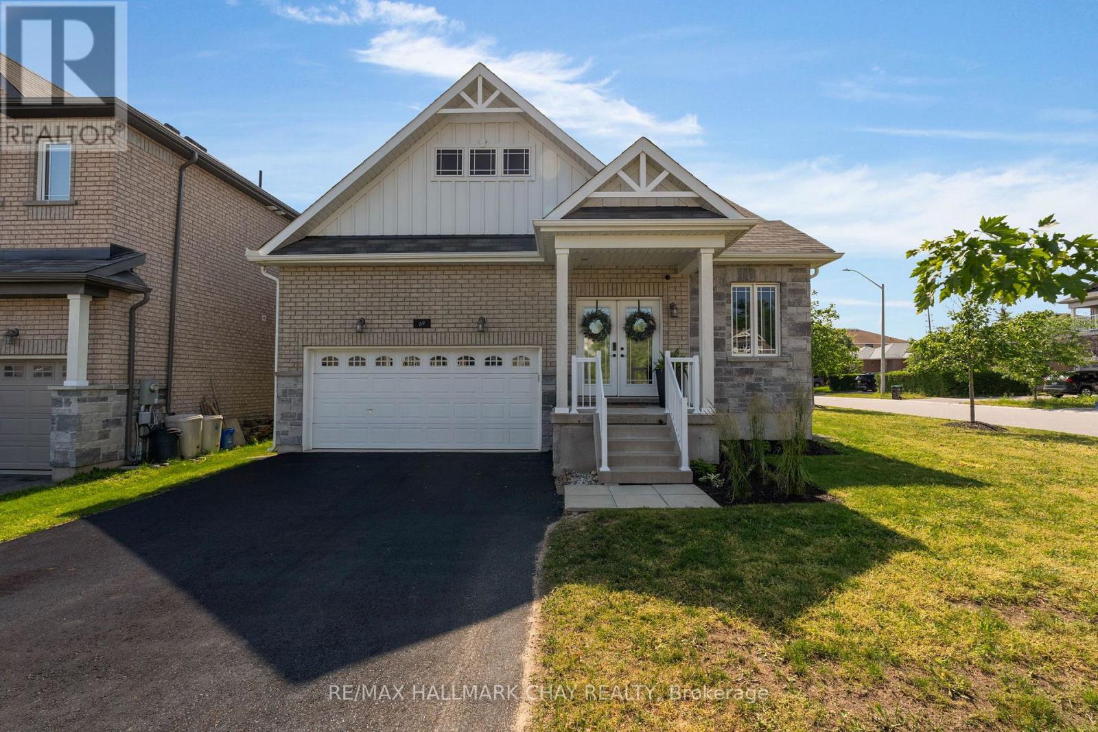 69 Prince George Crescent, Barrie (Innis-Shore), Ontario  L4N 0K9 - Photo 1 - S13531576