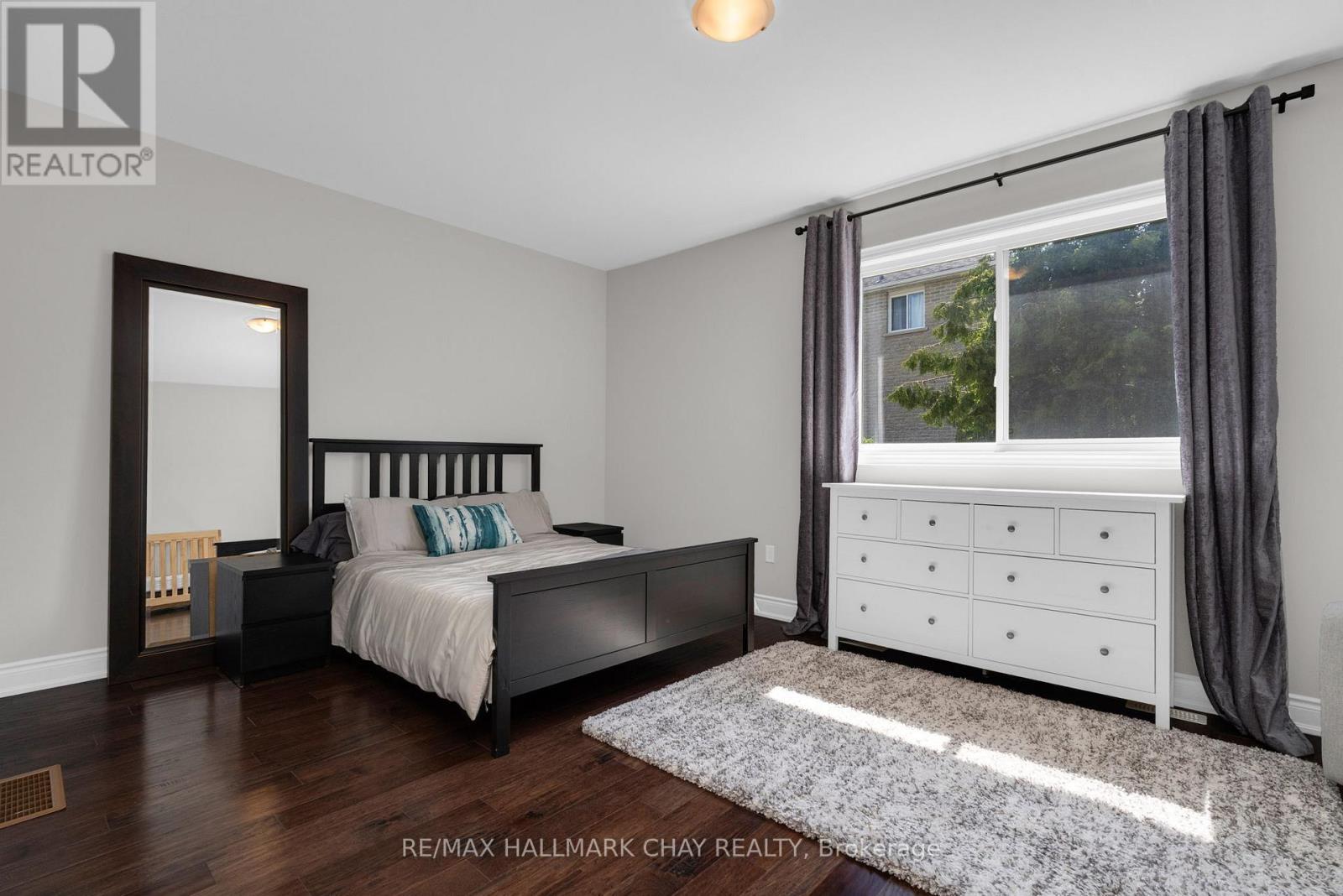 69 Prince George Crescent, Barrie (Innis-Shore), Ontario  L4N 0K9 - Photo 13 - S13531576