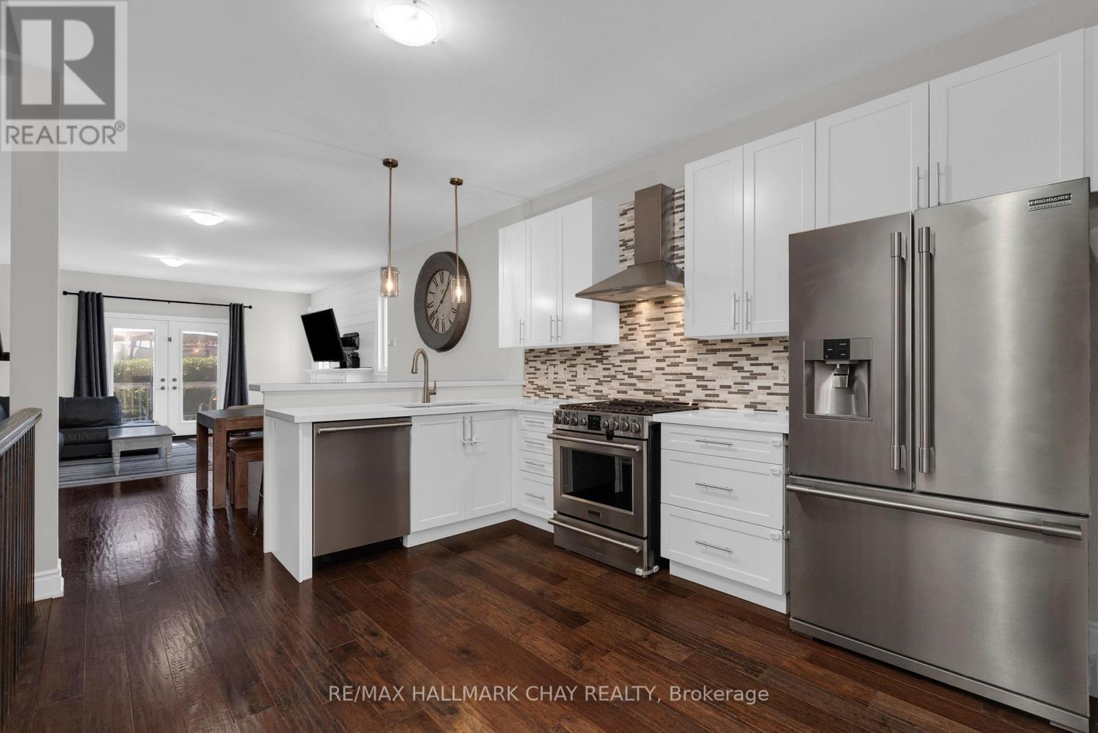 69 Prince George Crescent, Barrie (Innis-Shore), Ontario  L4N 0K9 - Photo 5 - S13531576