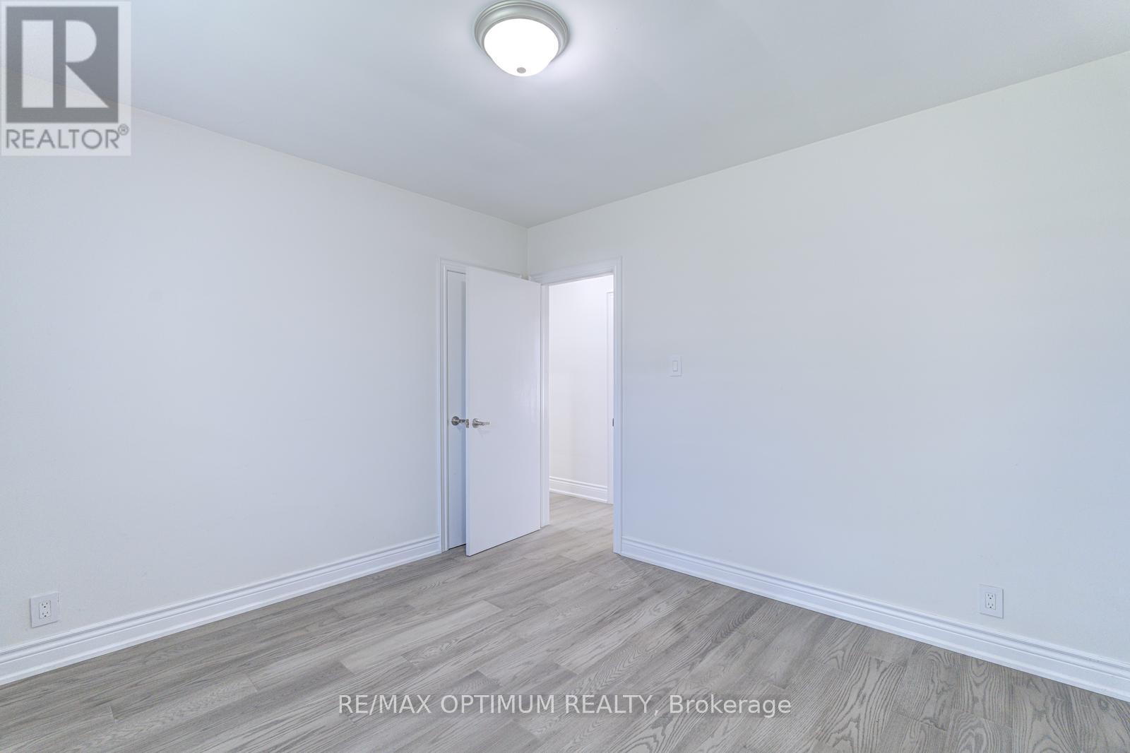 1747 Coram Crescent, Mississauga, Ontario  L4X 1L2 - Photo 22 - W13531280