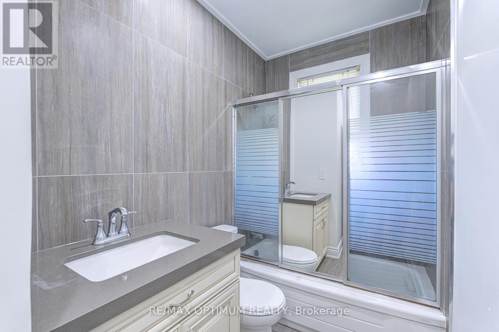1747 Coram Crescent, Mississauga, Ontario  L4X 1L2 - Photo 23 - W13531280