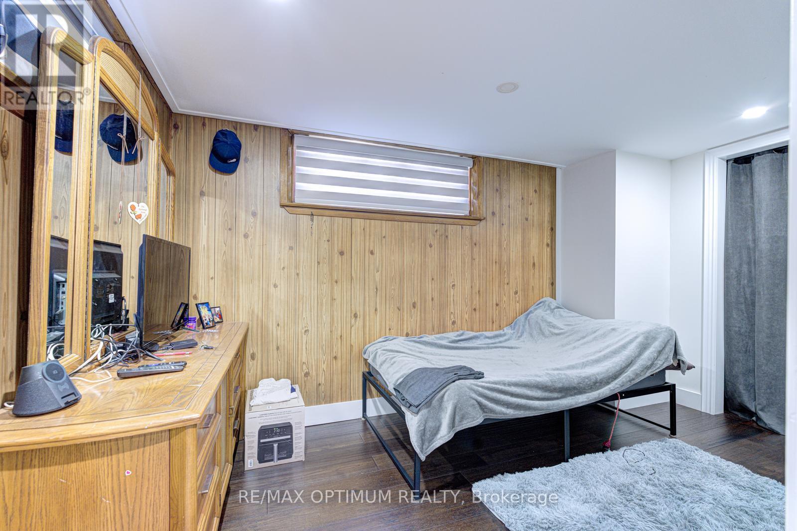 1747 Coram Crescent, Mississauga, Ontario  L4X 1L2 - Photo 29 - W13531280