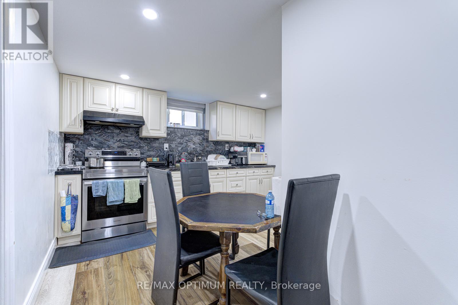 1747 Coram Crescent, Mississauga, Ontario  L4X 1L2 - Photo 33 - W13531280