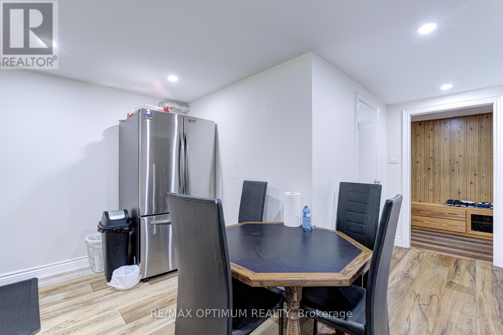 1747 Coram Crescent, Mississauga, Ontario  L4X 1L2 - Photo 34 - W13531280