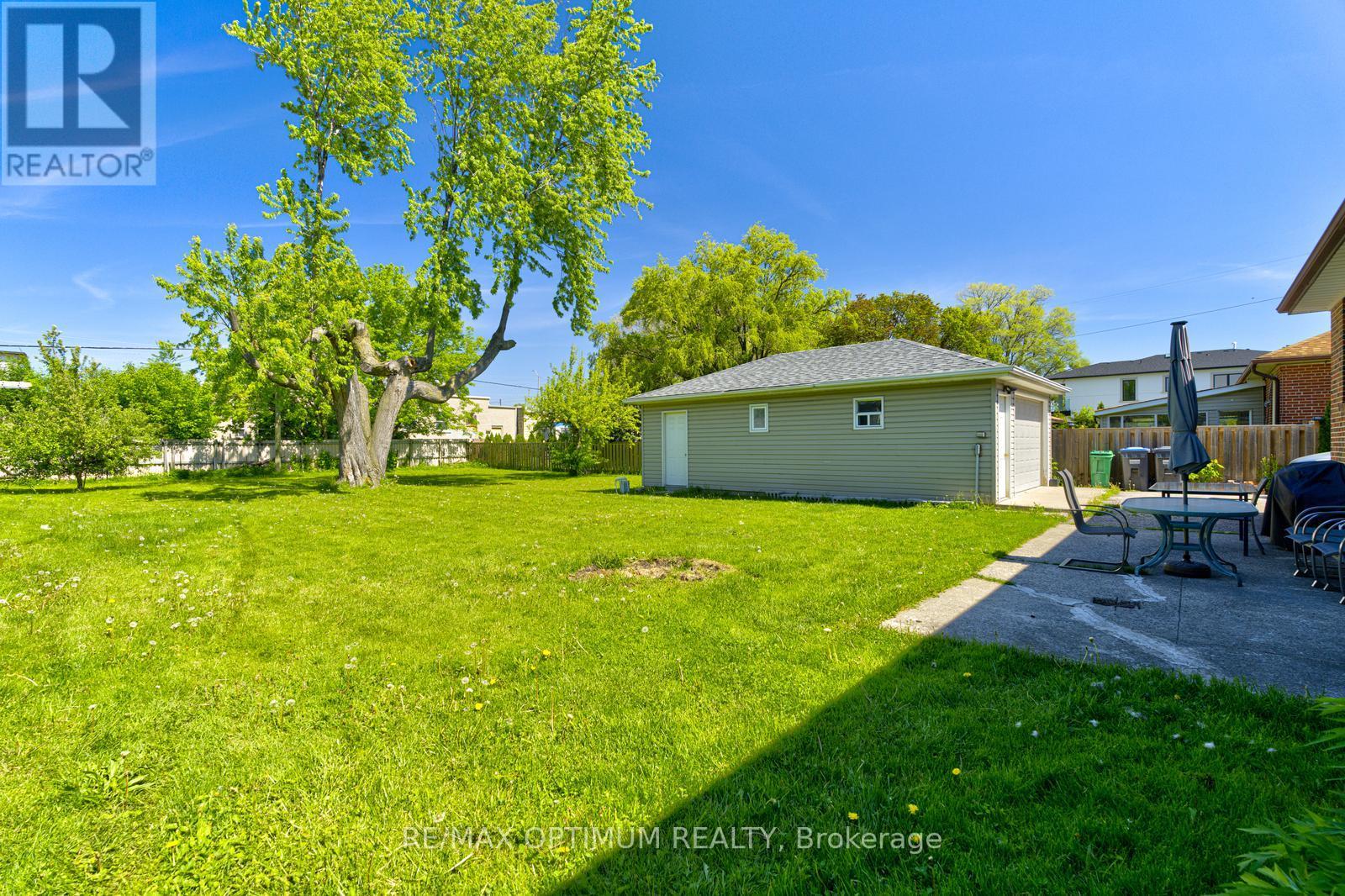 1747 Coram Crescent, Mississauga, Ontario  L4X 1L2 - Photo 38 - W13531280