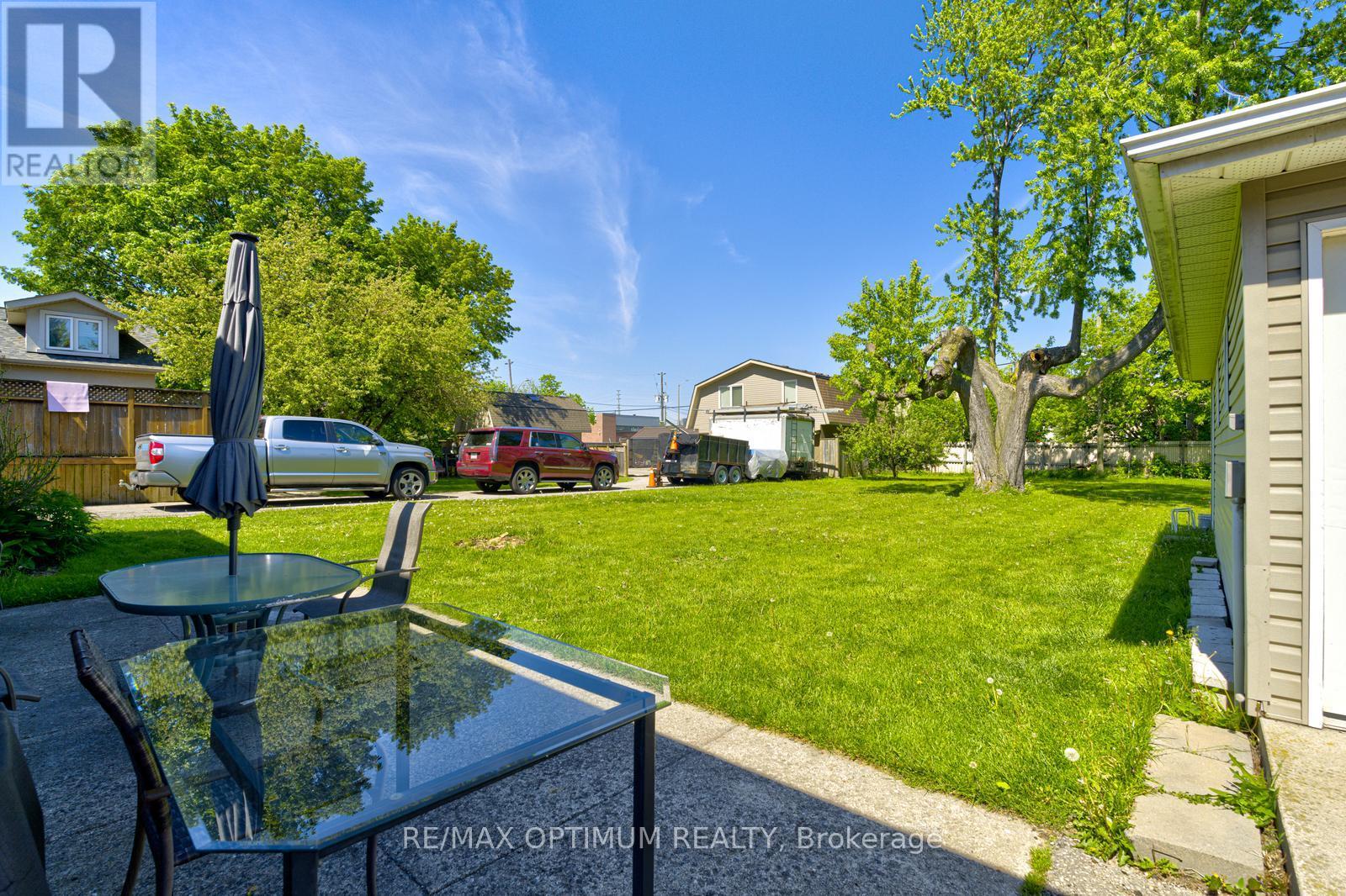1747 Coram Crescent, Mississauga, Ontario  L4X 1L2 - Photo 41 - W13531280