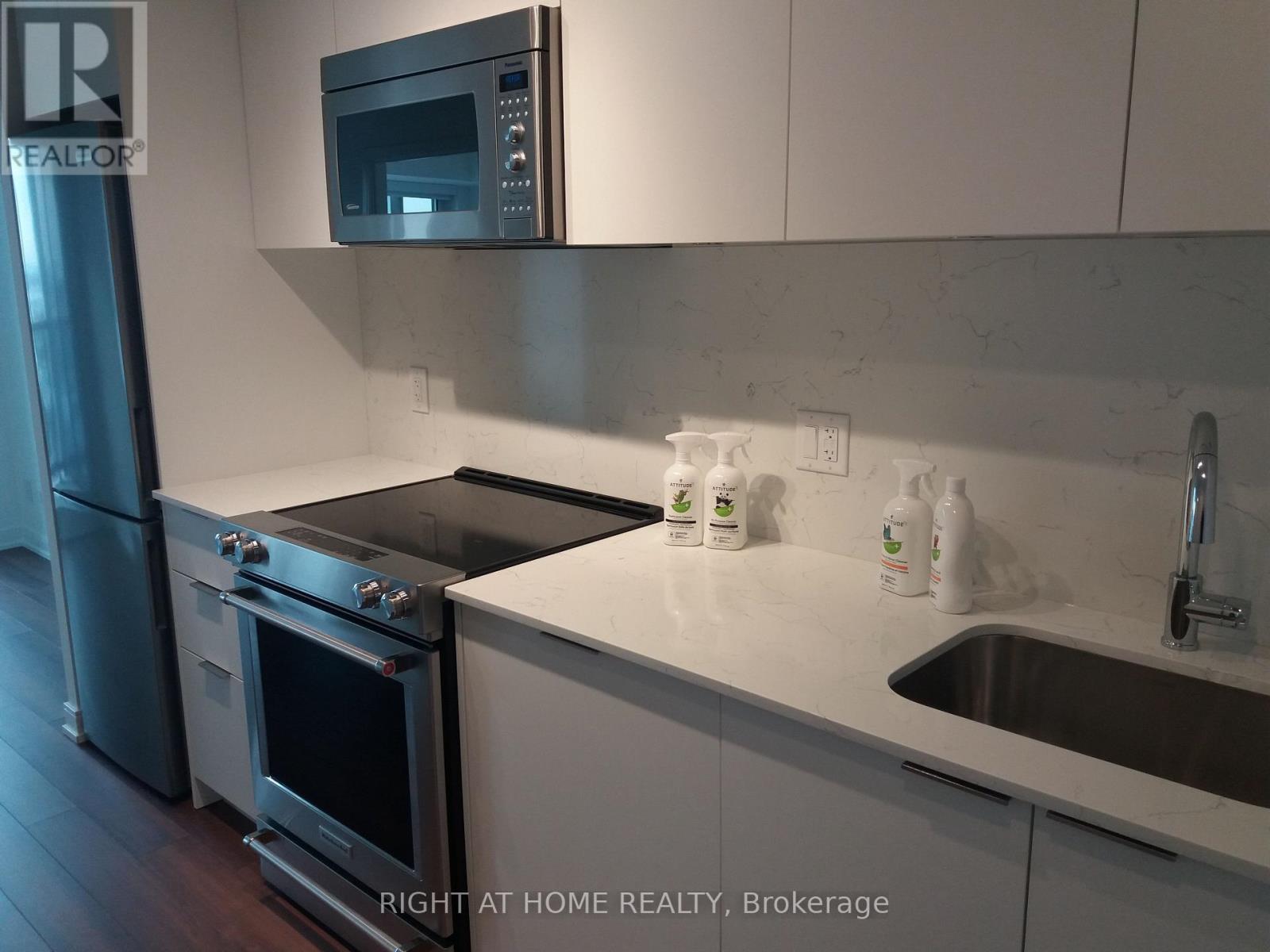 1109 - 30 Samuel Wood Way, Toronto, Ontario  M9B 0C9 - Photo 2 - W13531292