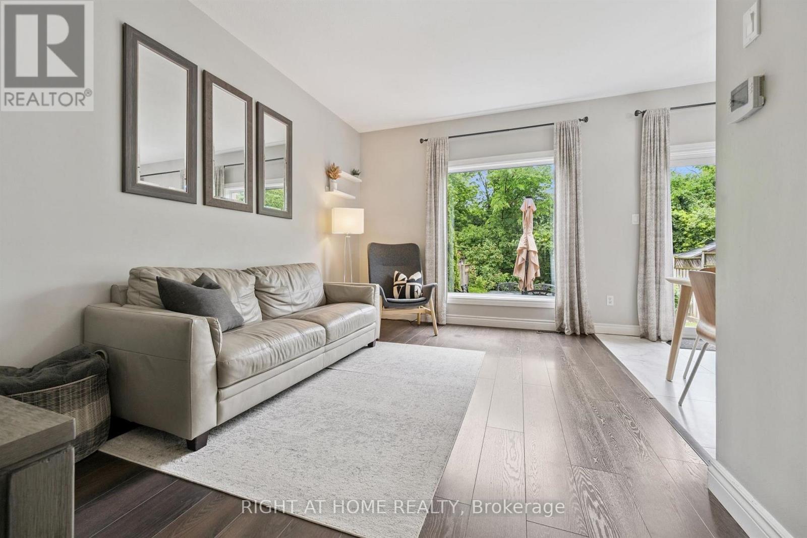 2371 Dalebrook Drive, Oakville, Ontario  L6H 6K4 - Photo 5 - W13531352