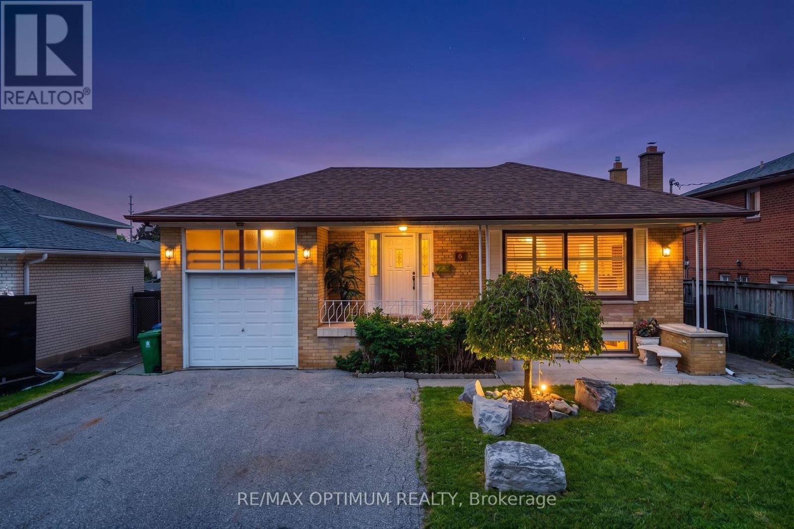 6 EVERNBY BOULEVARD, Toronto, Ontario