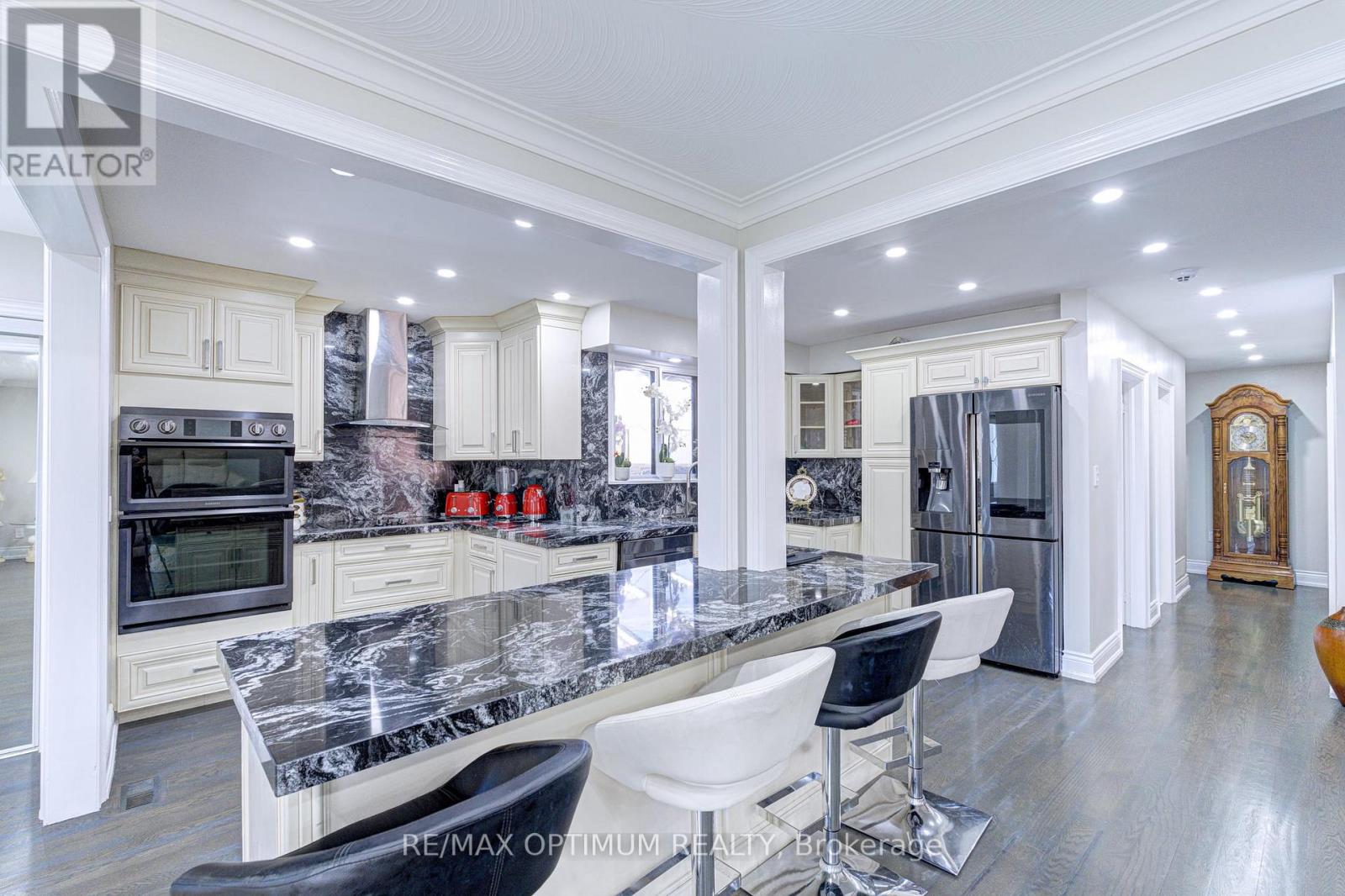 6 Evernby Boulevard, Toronto, Ontario  M9R 3G8 - Photo 10 - W13531402