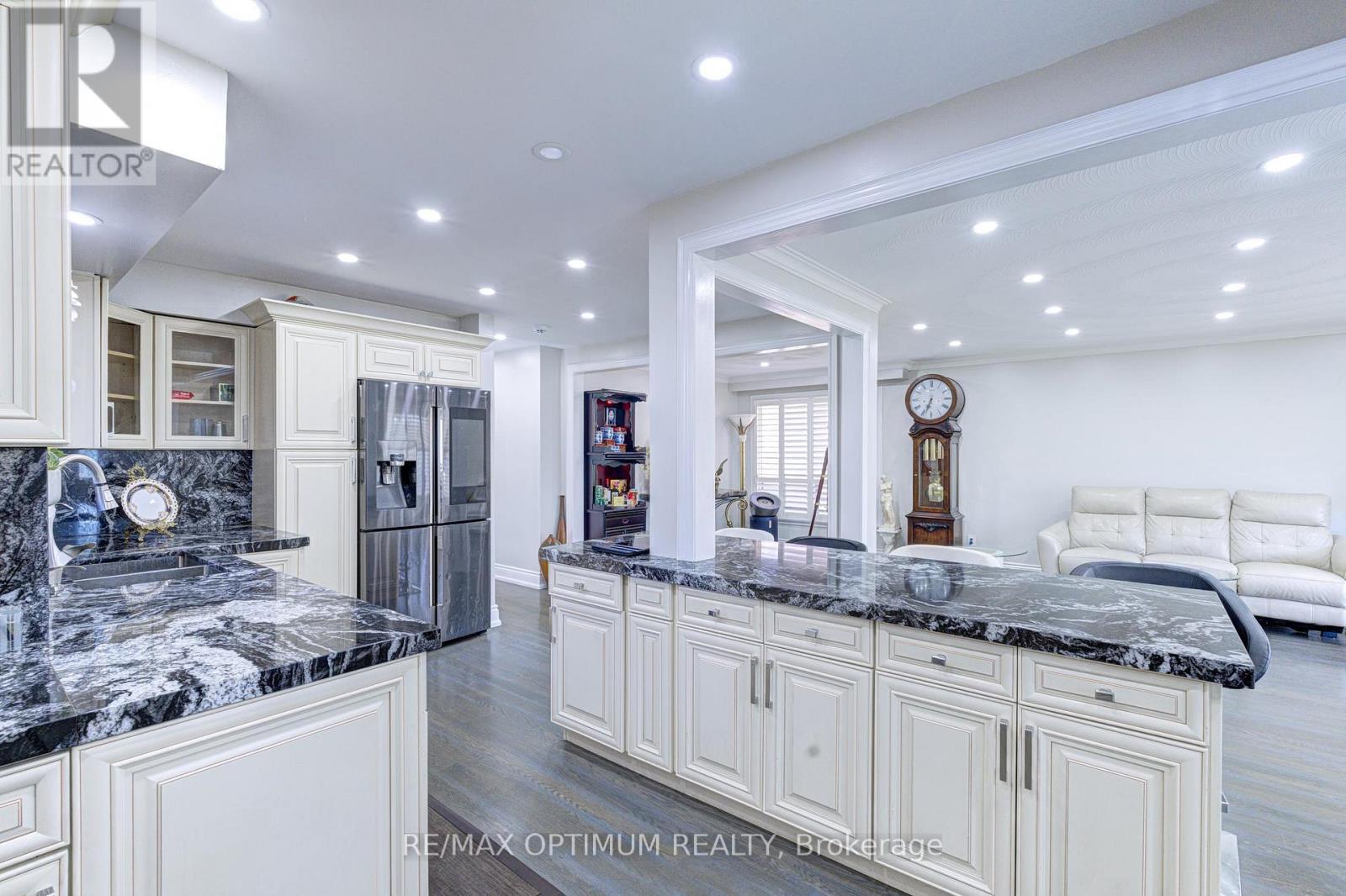 6 Evernby Boulevard, Toronto, Ontario  M9R 3G8 - Photo 12 - W13531402