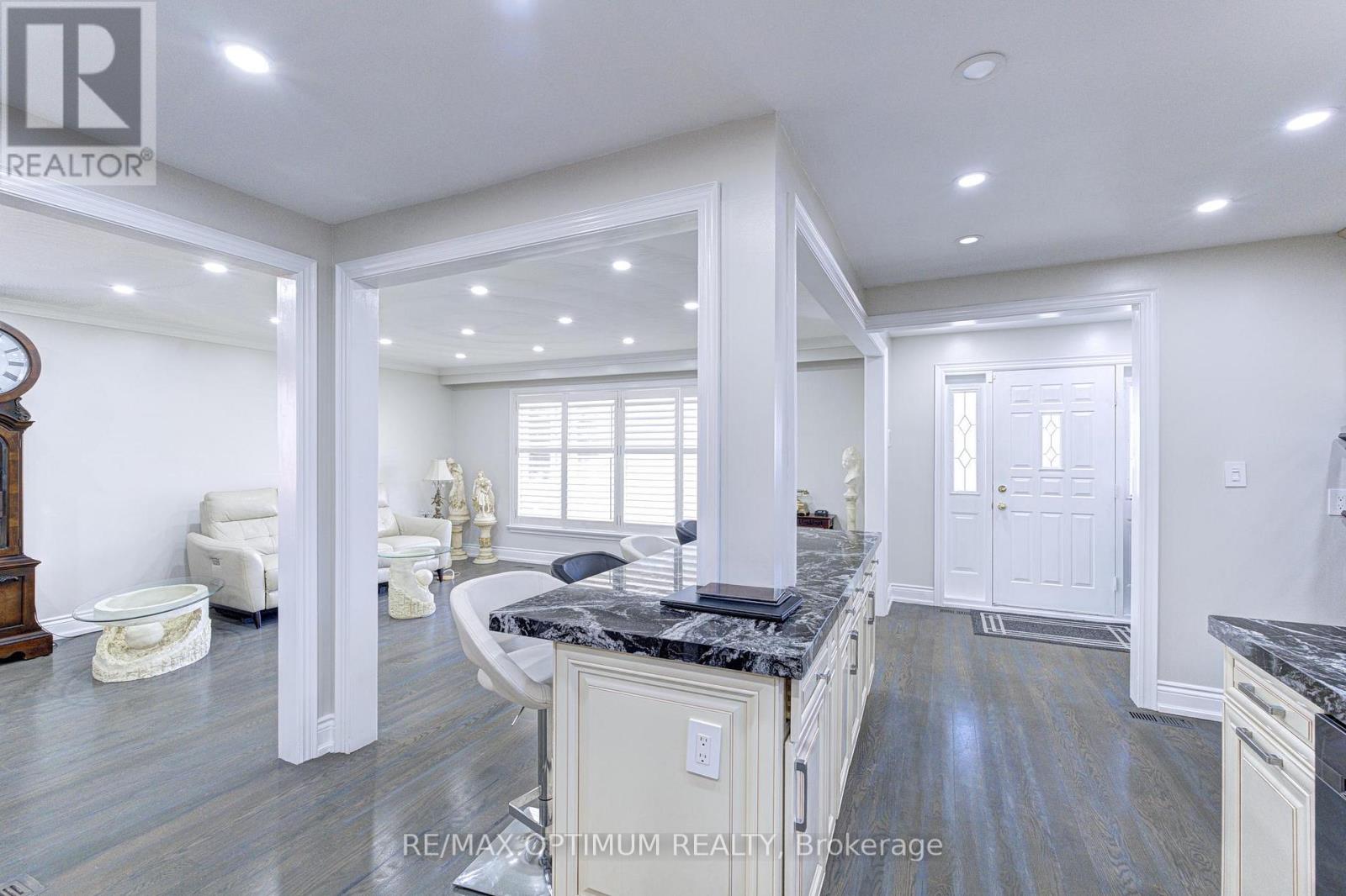 6 Evernby Boulevard, Toronto, Ontario  M9R 3G8 - Photo 14 - W13531402