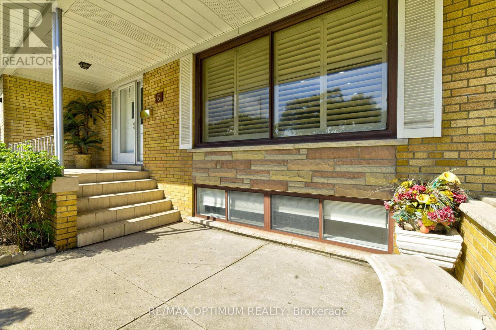 6 Evernby Boulevard, Toronto, Ontario  M9R 3G8 - Photo 3 - W13531402