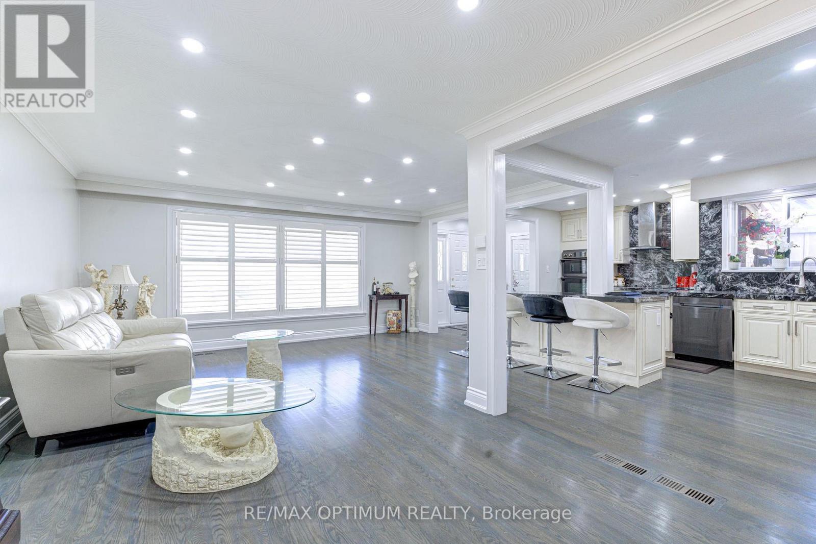6 Evernby Boulevard, Toronto, Ontario  M9R 3G8 - Photo 9 - W13531402