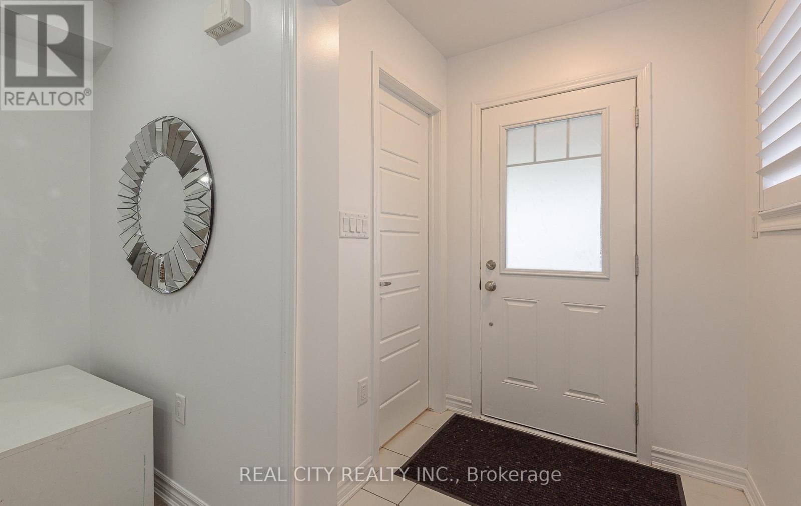 306 Gillett Point N, Milton, Ontario  L9E 1C6 - Photo 3 - W13531498