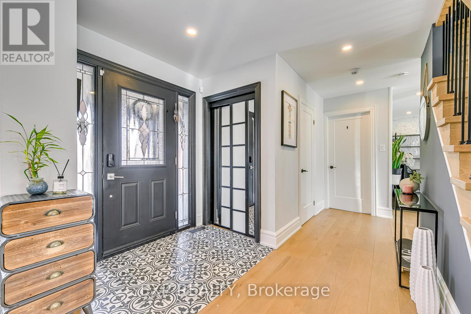 322 Mary Street, Oakville, Ontario  L6K 3P6 - Photo 4 - W13531564