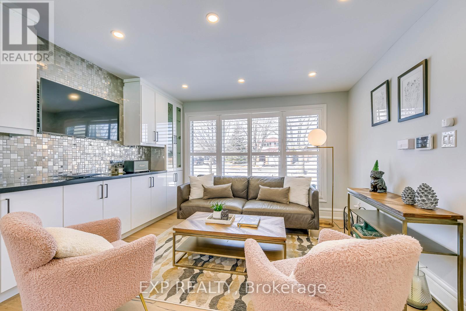 322 Mary Street, Oakville, Ontario  L6K 3P6 - Photo 5 - W13531564