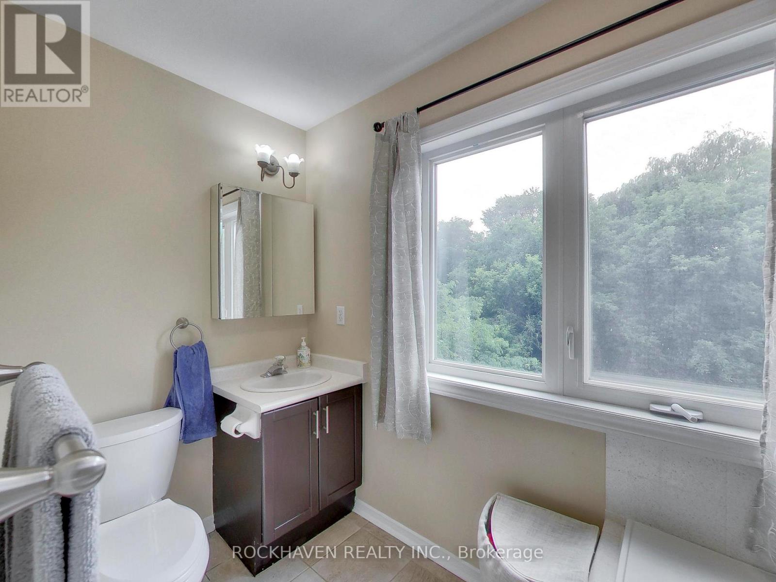 32 Maple Avenue, Halton Hills, Ontario  L7G 5L8 - Photo 19 - W13531604