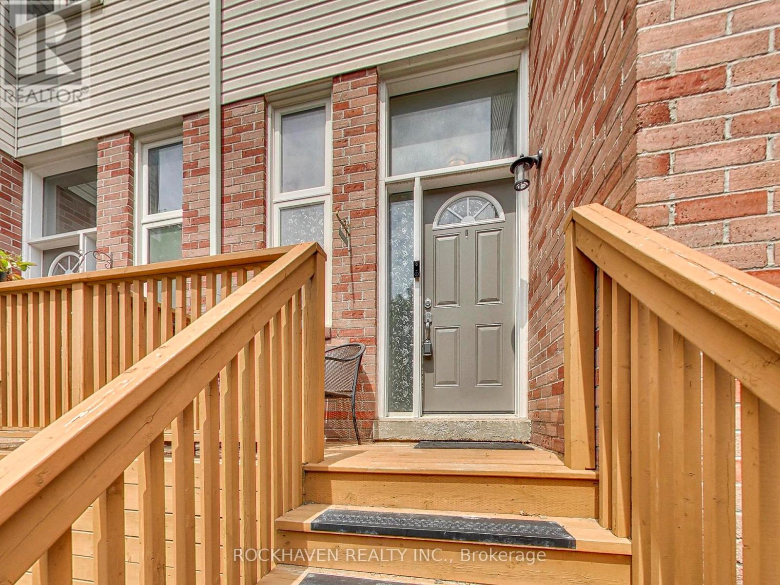32 Maple Avenue, Halton Hills, Ontario  L7G 5L8 - Photo 2 - W13531604