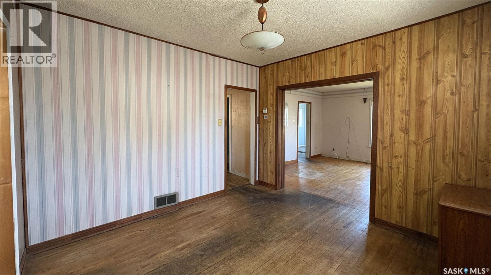 1310 Angus Street, Regina, Saskatchewan  S4T 1Y8 - Photo 6 - SK041684