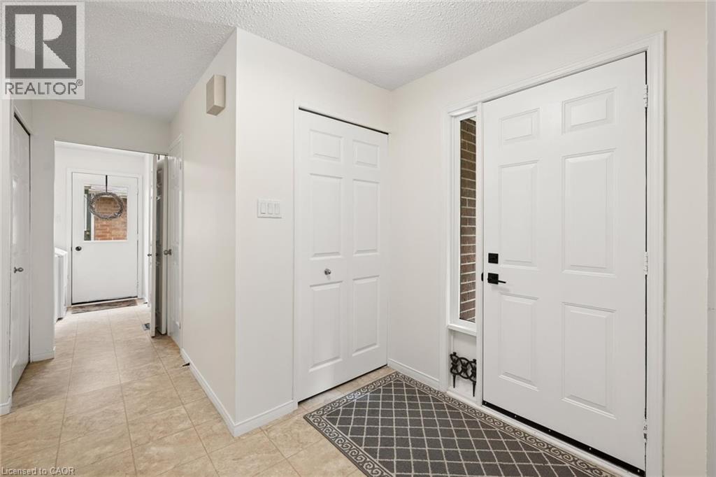 482 Foxhill Place, Waterloo, Ontario  N2T 1X7 - Photo 6 - 40841754