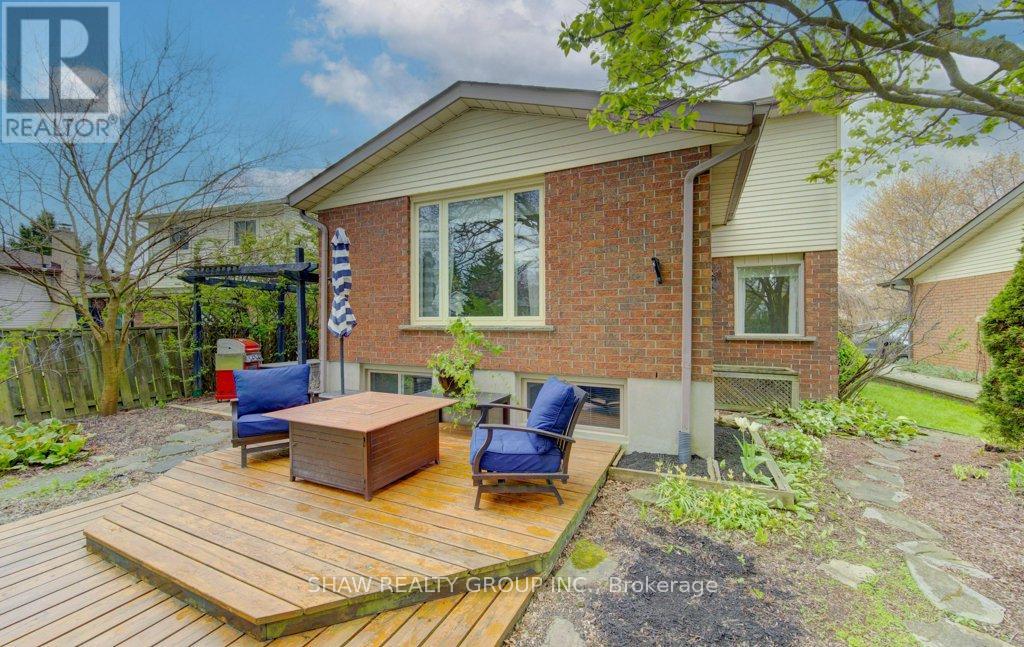 108 Clearwater Crescent, Waterloo, Ontario N2V 1L8 - Photo 45 - X13531268
