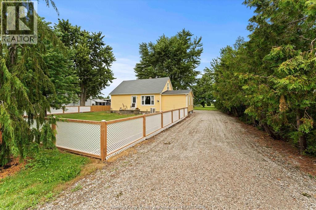 9755 Gracey Side Road, Comber, Ontario N0P 1J0 - Photo 2 - 26016240