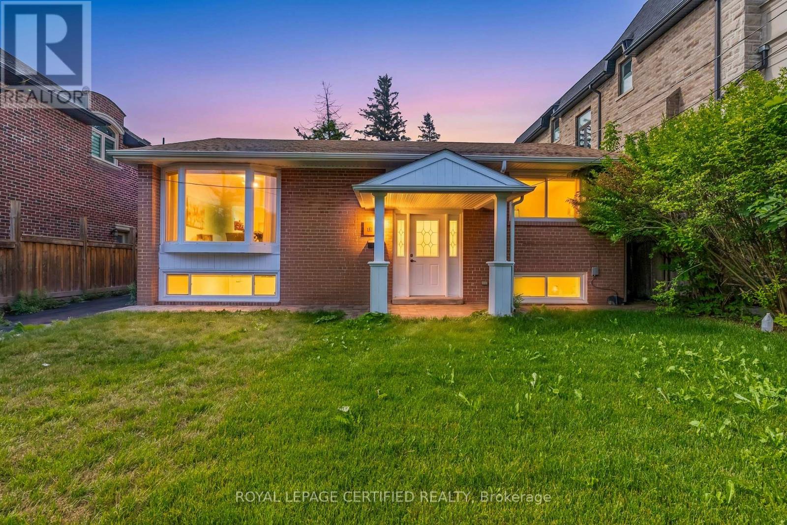 448 Fernleigh Circle S, Richmond Hill, Ontario  L4C 1E6 - Photo 2 - N13531438