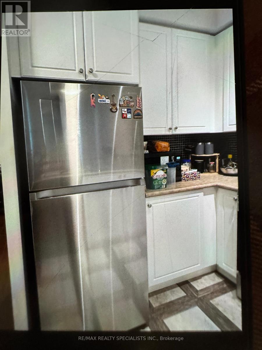 2401 - 3939 Duke Of York Boulevard W, Mississauga, Ontario  L5B 4N2 - Photo 17 - W13526558