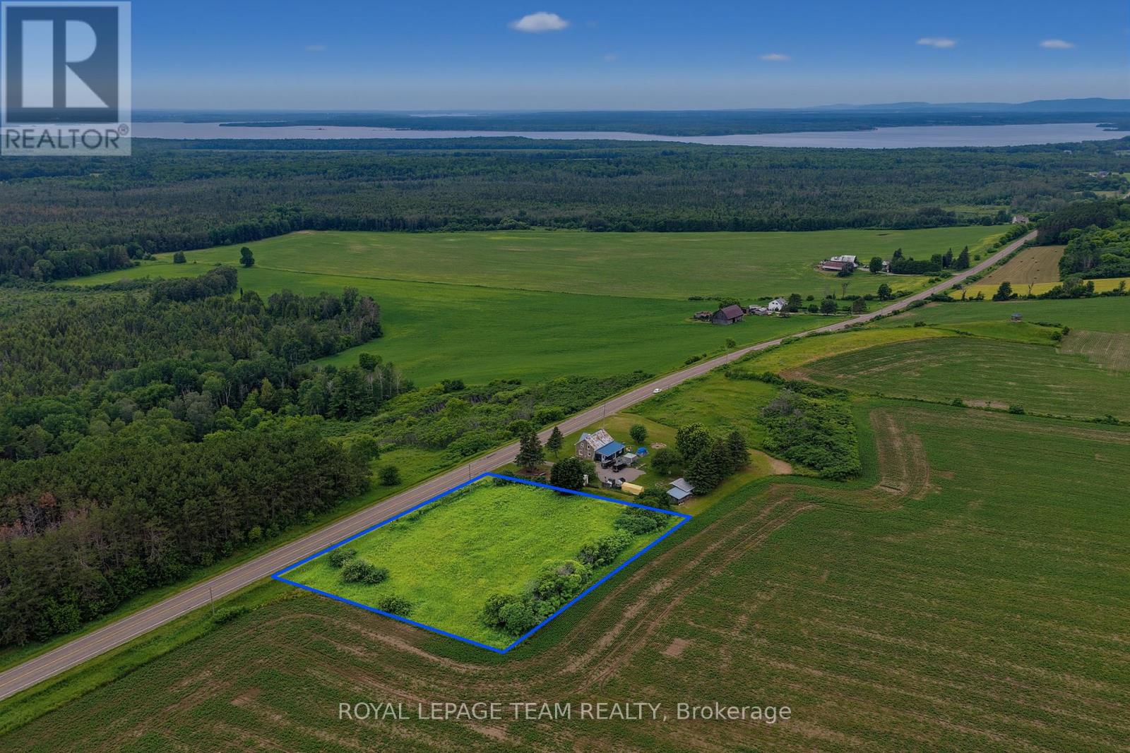 000 LOOKOUT ROAD, Whitewater Region, Ontario