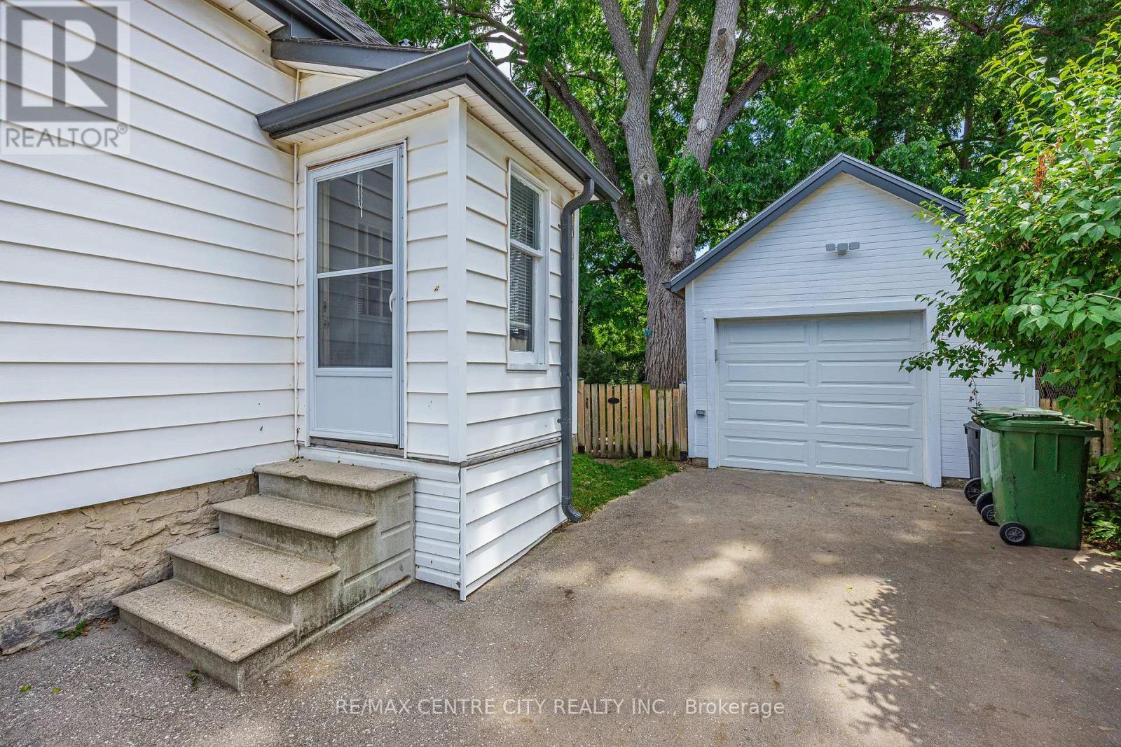25 Erie Street, St. Thomas, Ontario  N5R 2M4 - Photo 31 - X13531666