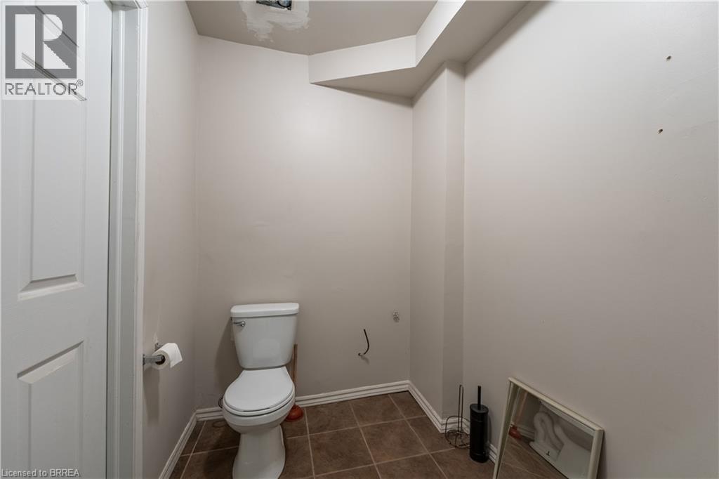 27 Copernicus Boulevard Unit# 4, Brantford, Ontario  N3P 1N4 - Photo 10 - 40843837
