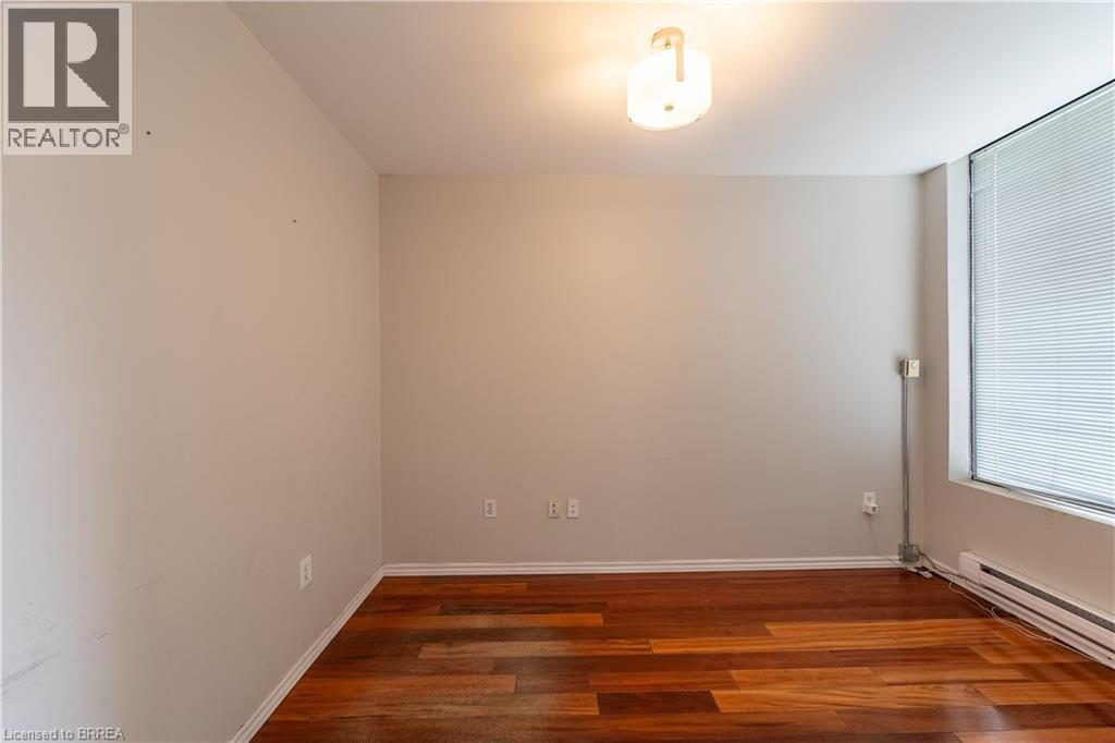 27 Copernicus Boulevard Unit# 4, Brantford, Ontario  N3P 1N4 - Photo 8 - 40843837