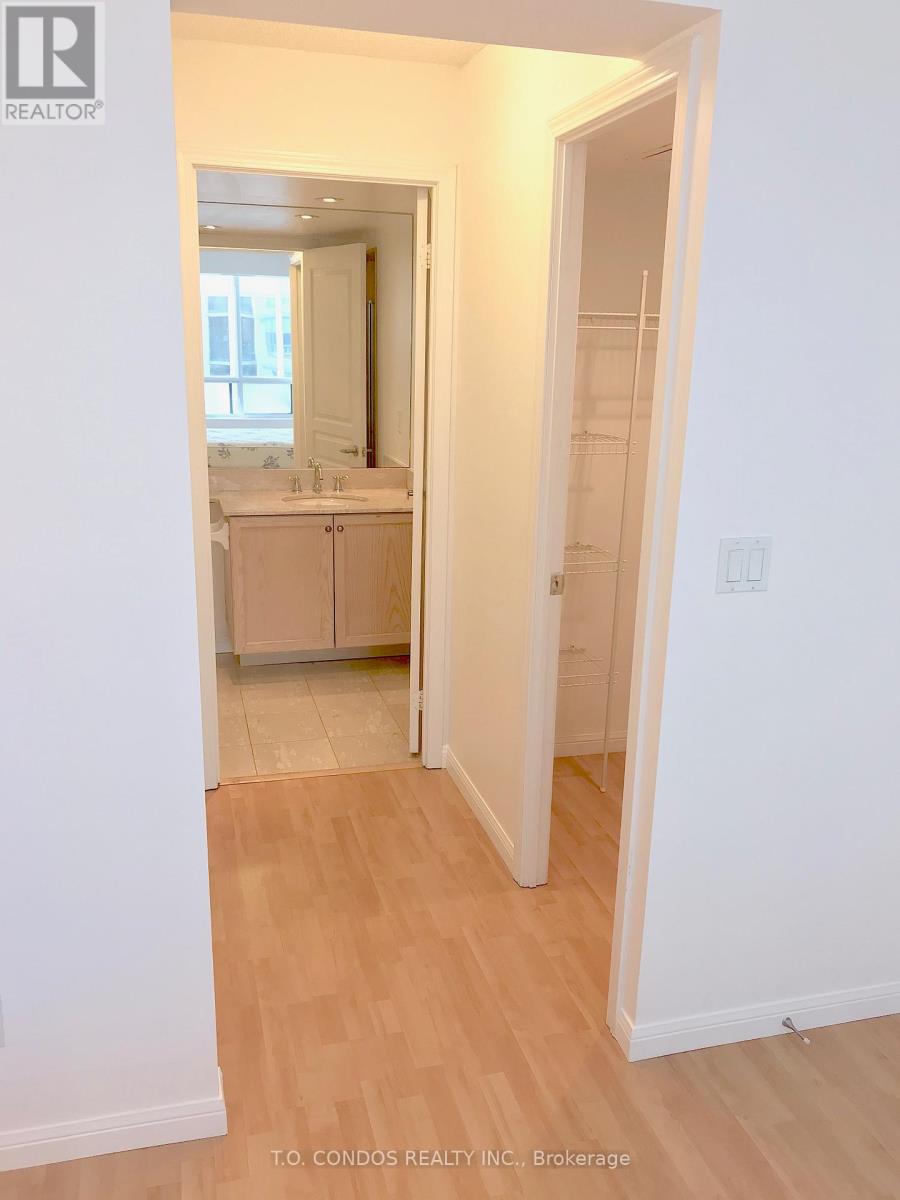 610 - 140 Simcoe Street, Toronto, Ontario  M5H 4E9 - Photo 16 - C13527080