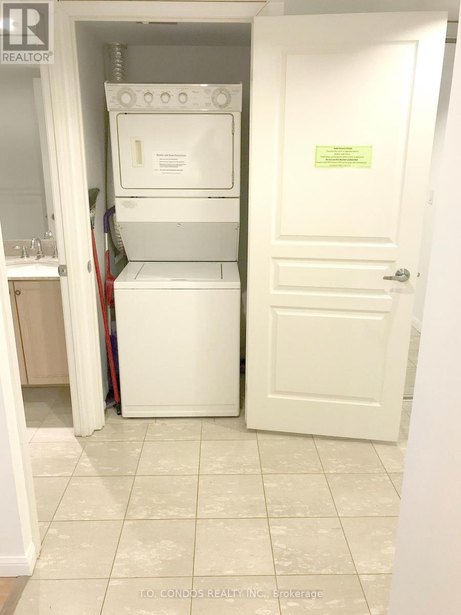 610 - 140 Simcoe Street, Toronto, Ontario  M5H 4E9 - Photo 3 - C13527080