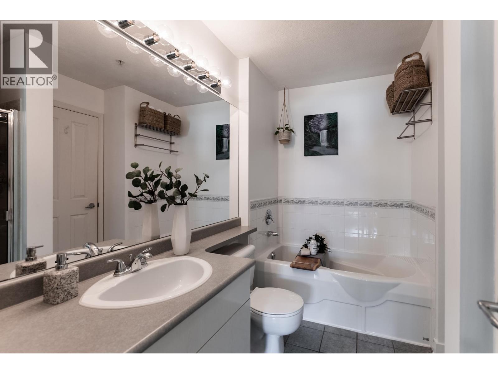 323 332 Lonsdale Avenue, North Vancouver, British Columbia V7M 3M5 - Photo 19 - R3143389
