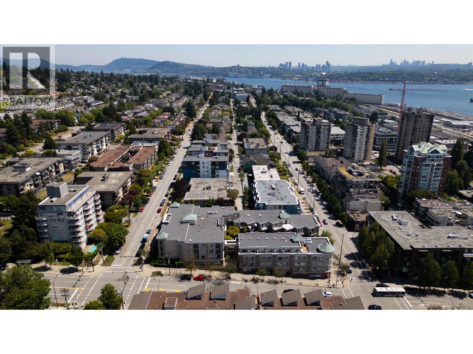 323 332 Lonsdale Avenue, North Vancouver, British Columbia V7M 3M5 - Photo 38 - R3143389