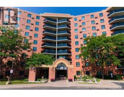 9 BONHEUR Court Unit# 905, Brantford, Ontario