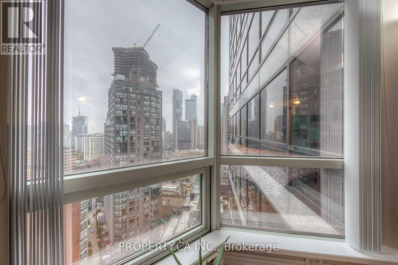 2107 - 1001 Bay Street, Toronto, Ontario  M5S 3A6 - Photo 12 - C13531754