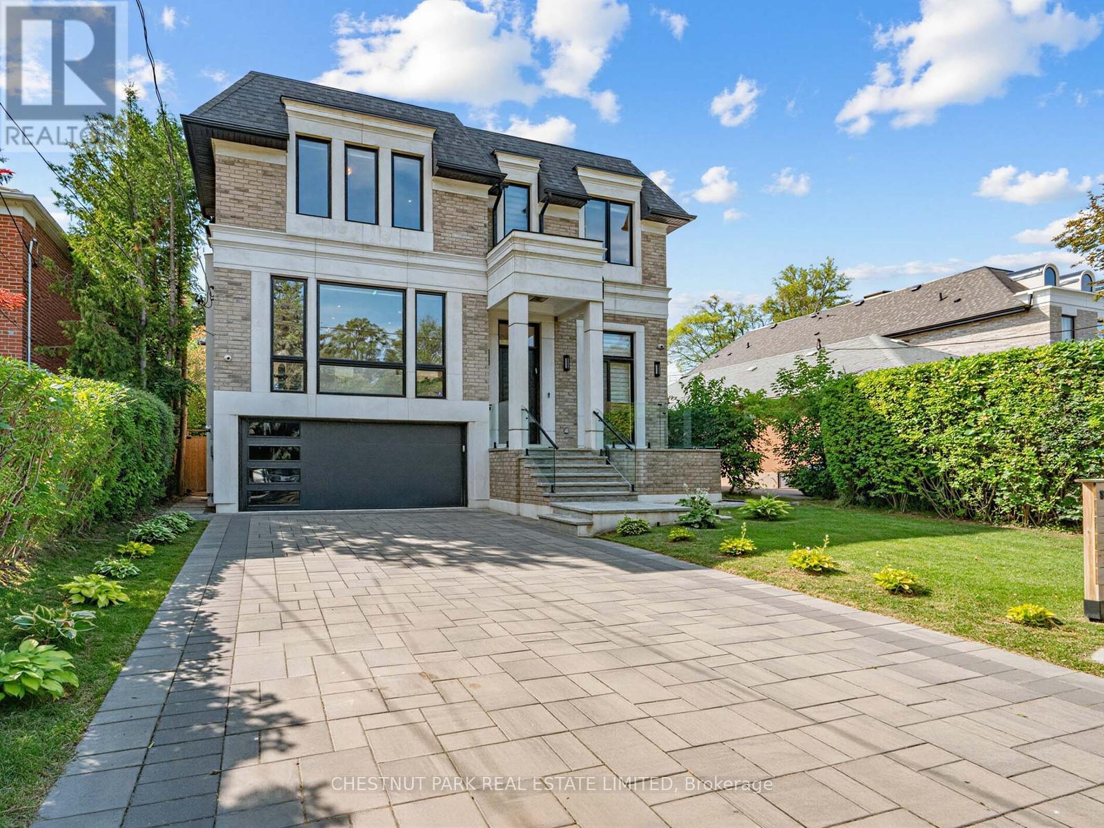 86 LYNNHAVEN ROAD, Toronto, Ontario