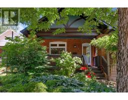 247 GAINSBOROUGH ROAD, Toronto, Ontario