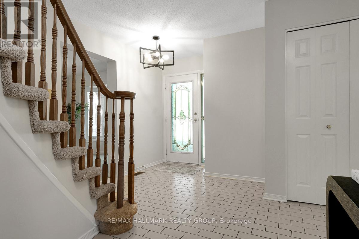 126 Dossetter Way, Ottawa, Ontario K1G 4S5 - Photo 4 - X13531656
