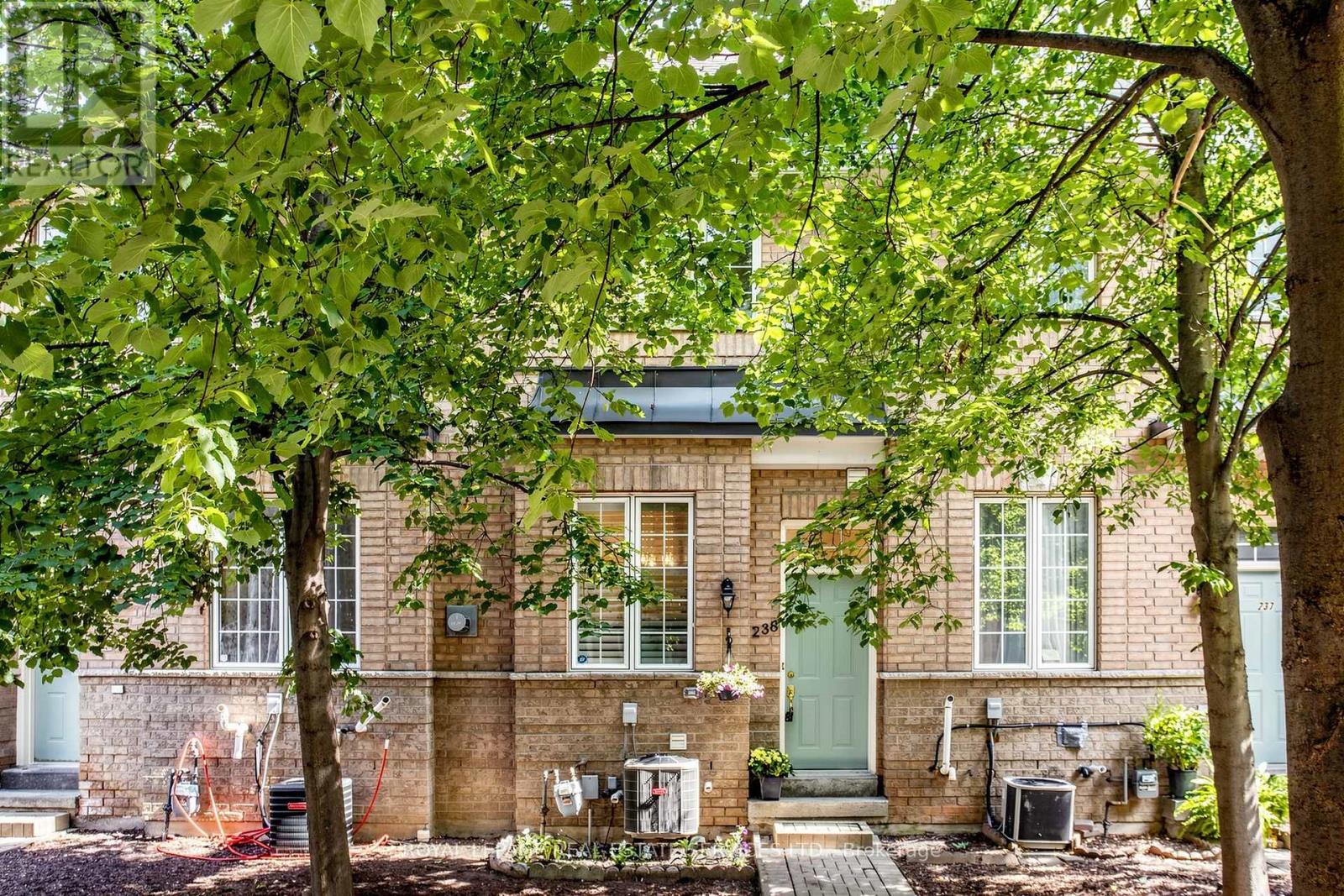 238 - 23 OBSERVATORY LANE, Richmond Hill (Observatory)