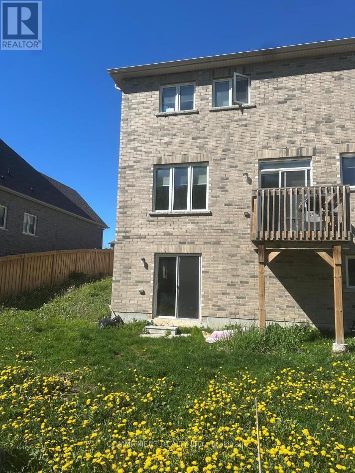 37 Pearl Street, Wasaga Beach, Ontario  L9Z 0G9 - Photo 5 - S13531796