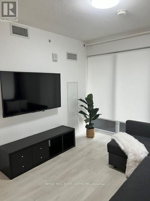 A216 - 1117 Cooke Boulevard, Burlington, Ontario  L7T 0C6 - Photo 2 - W13419600