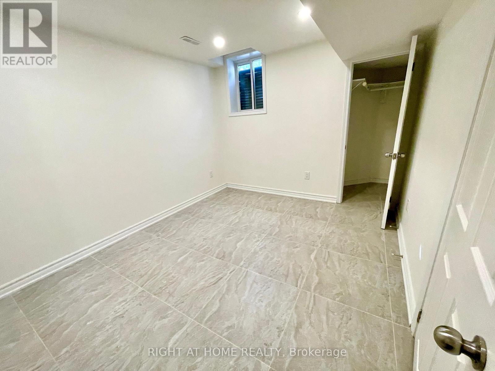 Basement - 106 Vivians Crescent, Brampton, Ontario  L6Y 4V4 - Photo 9 - W13531692