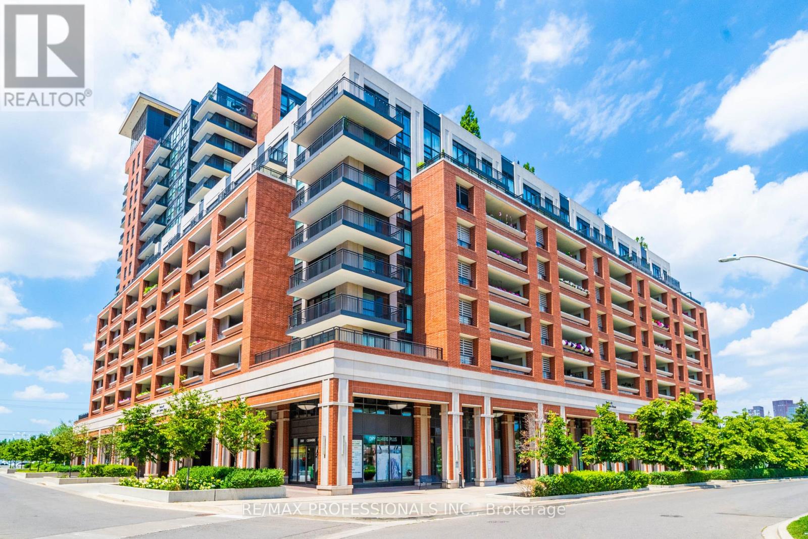 727 - 3091 Dufferin Street, Toronto, Ontario  M6A 2S7 - Photo 1 - W13531722