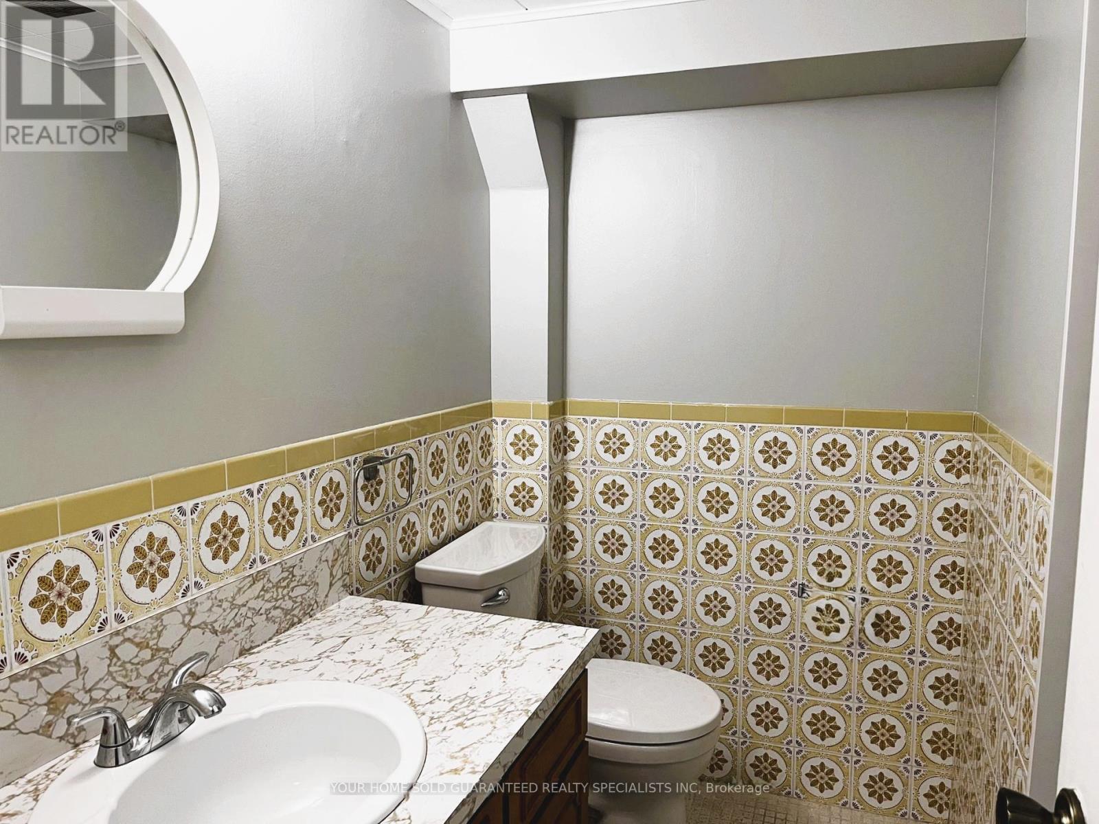 Bsmt - 81 Rockcliffe Boulevard, Toronto, Ontario  M6N 4R6 - Photo 6 - W13531724