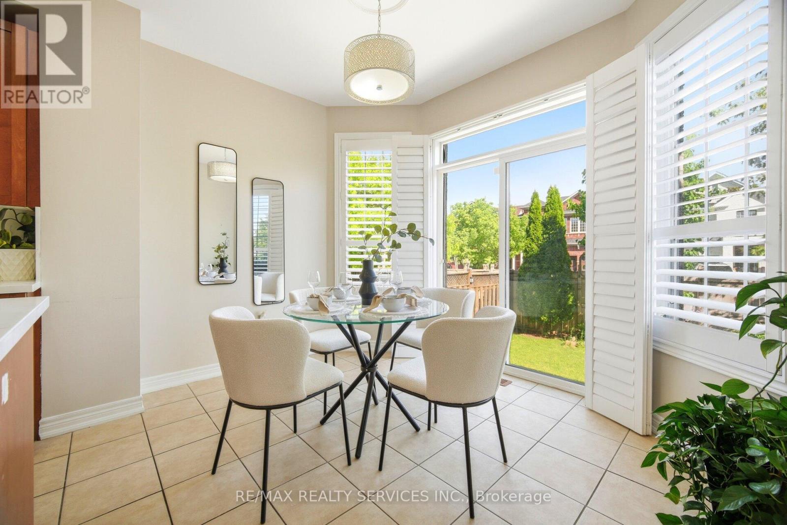 10 Deepcoral Court, Brampton, Ontario  L6V 4P7 - Photo 13 - W13531824